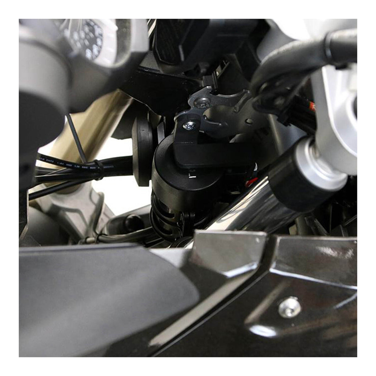 Denali Compact Horn Mount Bracket (M6) BMW R1200GS '13-'16
