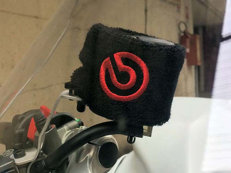 Brembo-remote-reservoir-sweat-bands1_LR